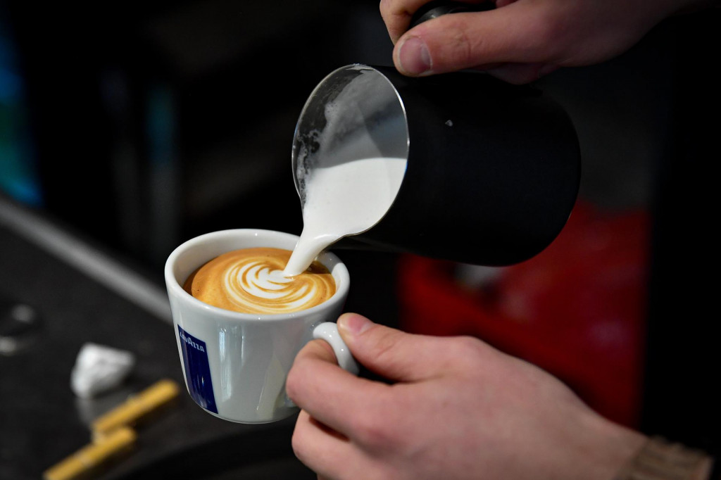 &lt;p&gt;Normativ za espresso iznosi sedam grama, to znači da bi se od kilograma kave moralo dobiti barem 130 šalica&lt;/p&gt;