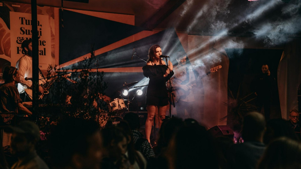 &lt;p&gt;Pjevačica Natali Dizdar u Šibenskoj noći 22. lipnja penje se na pozornicu Tvrđave Barone&lt;/p&gt;