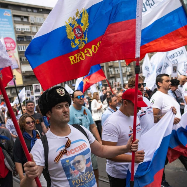 &lt;p&gt;Ruske zastave nisu rijetkost u političkom životu Srbije&lt;/p&gt;