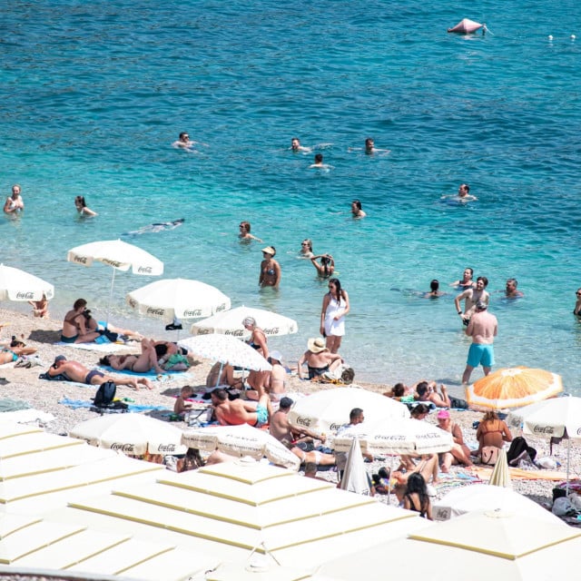 &lt;p&gt;Dubrovnik, 080624.&lt;br&gt;
Poslijepodnevno kupanje i guzva na dubrovackim plazama.&lt;br&gt;