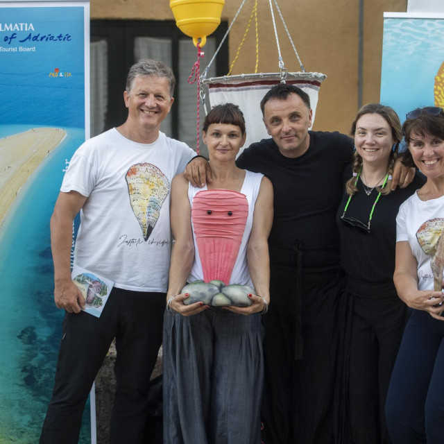 &lt;p&gt;U Marini kod Trogira održana je dječja manifestacija pod nazivom ‘Volim more‘, u organizaciji Turističke zajednice Splitsko-dalmatinske županije i Turističke zajednice Marine&lt;/p&gt;