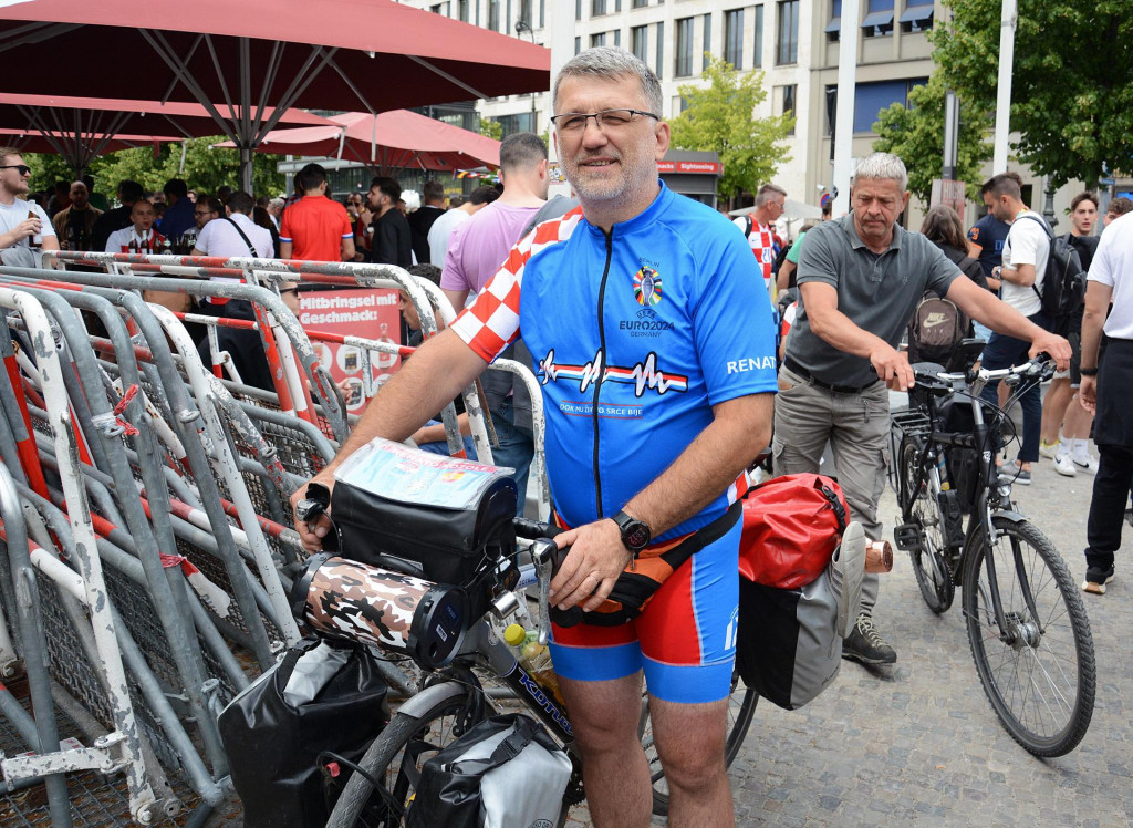 &lt;p&gt;Renato Kozole je iz Zagreba u Berlin došao biciklom&lt;/p&gt;