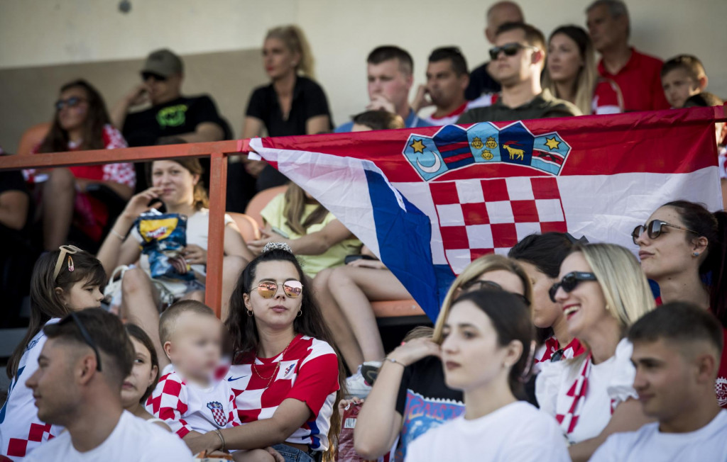 &lt;p&gt;Sibenik, 150624.&lt;br&gt;
Gledanje utakmice Europskog nogometnog prvenstva: Spanjolska - Hrvatska.&lt;br&gt;