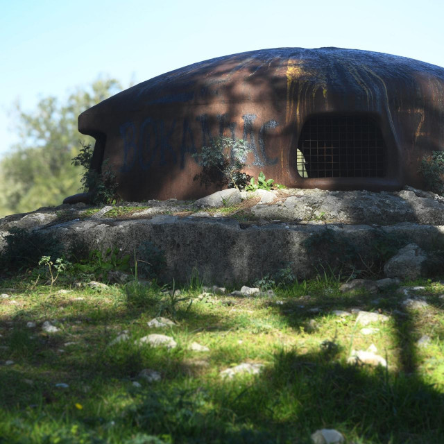 &lt;p&gt;Protutenoviski bunkeri građeni su od visokokvalitetnog betona s jakom armaturom, a postojali su i laki strojnički bunkeri, koji su primarno služili za zaštitu protutenkovskih (ilustracija)&lt;/p&gt;
