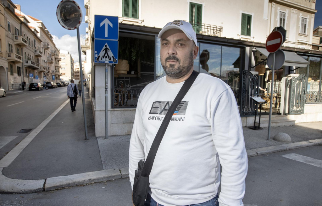 &lt;p&gt;Domagoj Vrkić, vlasnik apartmana u susjedstvu restorana ‘Bava‘&lt;br&gt;
&lt;br&gt;
&lt;br&gt;
&lt;br&gt;
 &lt;/p&gt;