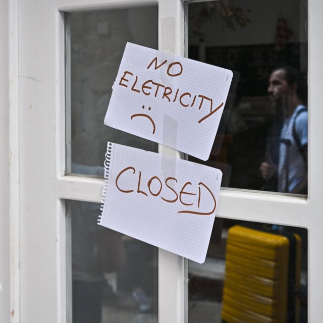 &lt;p&gt;U velikom dijelu regije nestalo je struje, ali nije humora. Fotografija iz Dubrovnika&lt;/p&gt;