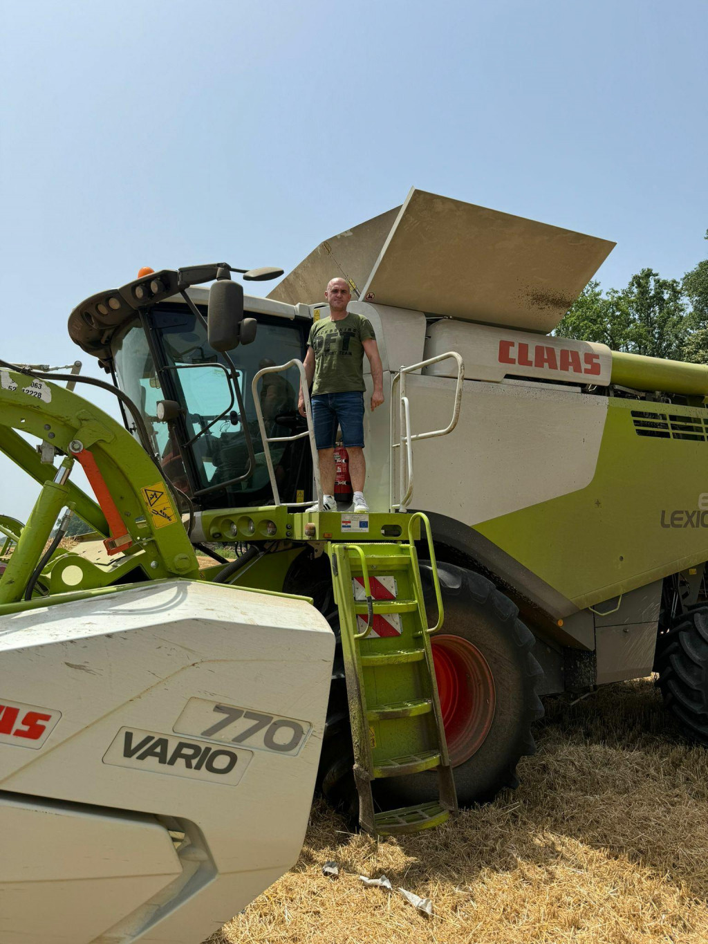 &lt;p&gt;Ministar poljoprivrede Josip Dabro žeo je pšenicu u Bošnjacima&lt;/p&gt;