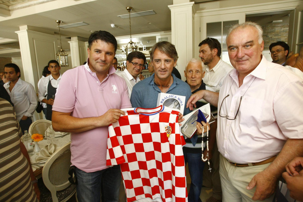 &lt;p&gt;Međugorje, 17. lipnja 2012. godine&lt;br&gt;
Trener Manchester Cityja Roberto Mancini stigao je sa najbližim prijateljima i obitelji u posjet Međugorju.&lt;/p&gt;