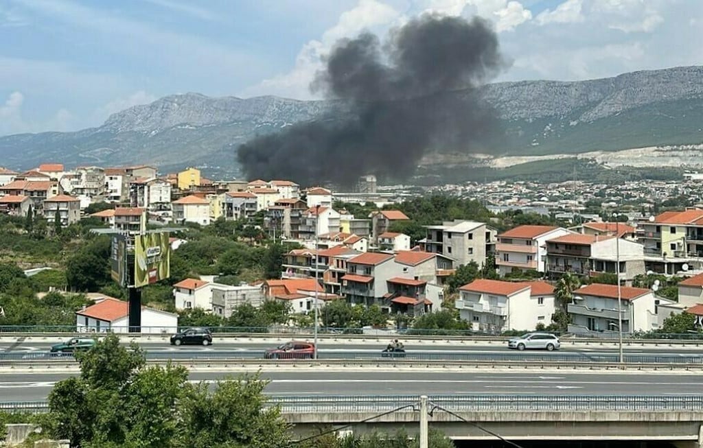 &lt;p&gt;Crni dim na istoku Splita&lt;/p&gt;