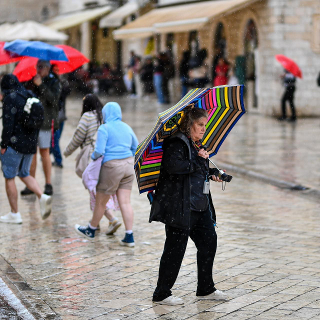 &lt;p&gt;Dubrovnik, 230424. Kisno popodne na dubrovackim ulicama.