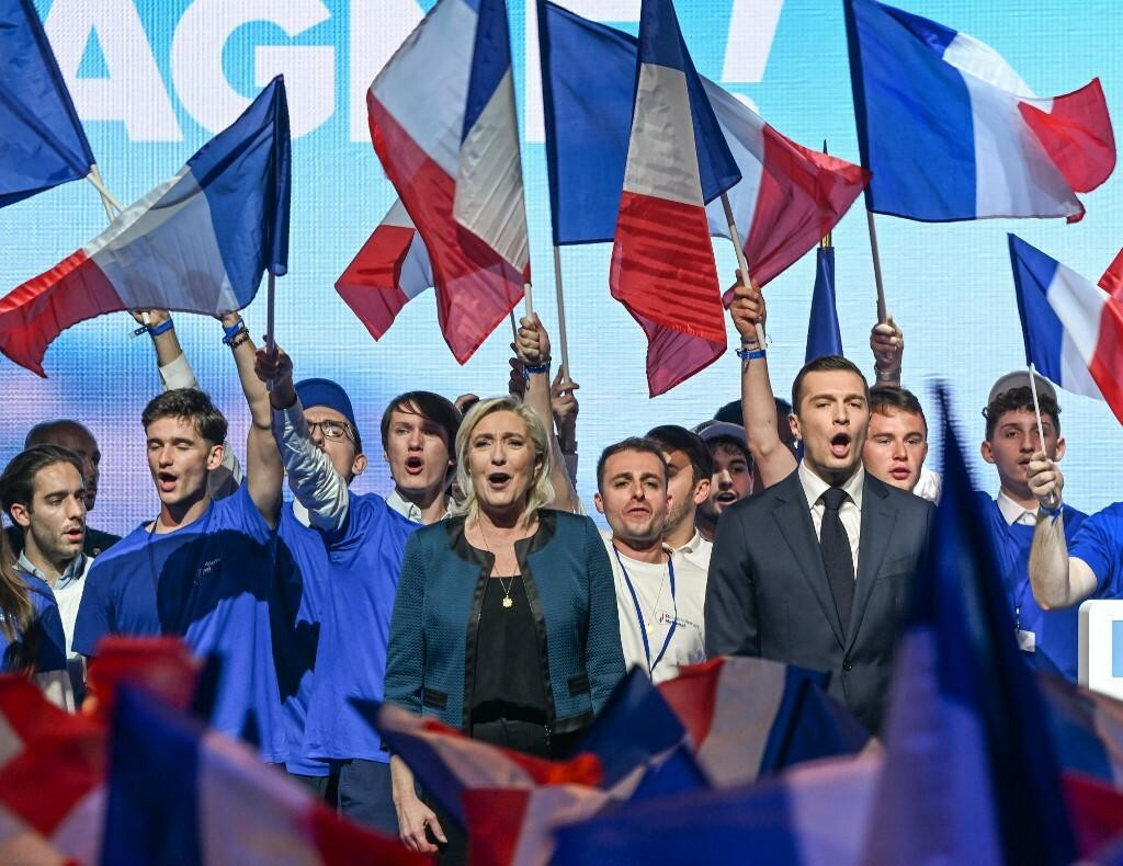 &lt;p&gt;Slavlje ekstremne desnice: Marine Le Pen, Jordan Bardella&lt;/p&gt;