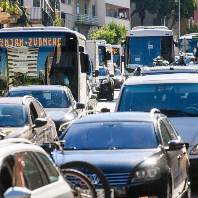 &lt;p&gt;Hoće li se Zvonimirova ulica, trasirana prije gotovo stotinu godina, za dimenzije tadašnjeg prometa na razini dva konja i kara, napokon dobiti suvremeni ‘odušak‘?&lt;/p&gt;