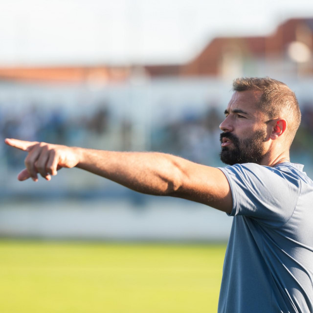 <p>Na fotografiji: Marin Orsulic - biv&scaron;i trener NK Zadar</p>