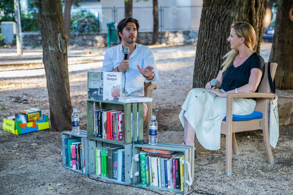 &lt;p&gt;Knjige pod stablima u organizaciji Dubrovačkih knjižnica održane su u parku u Čokolinu&lt;/p&gt;