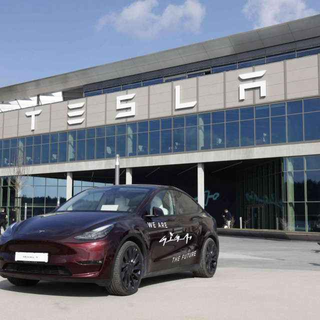 &lt;p&gt;Tesla Model Y proizvodi se u Kini pa je stavljen na popis ‘domaćih vozila‘&lt;/p&gt;

&lt;p&gt; &lt;/p&gt;