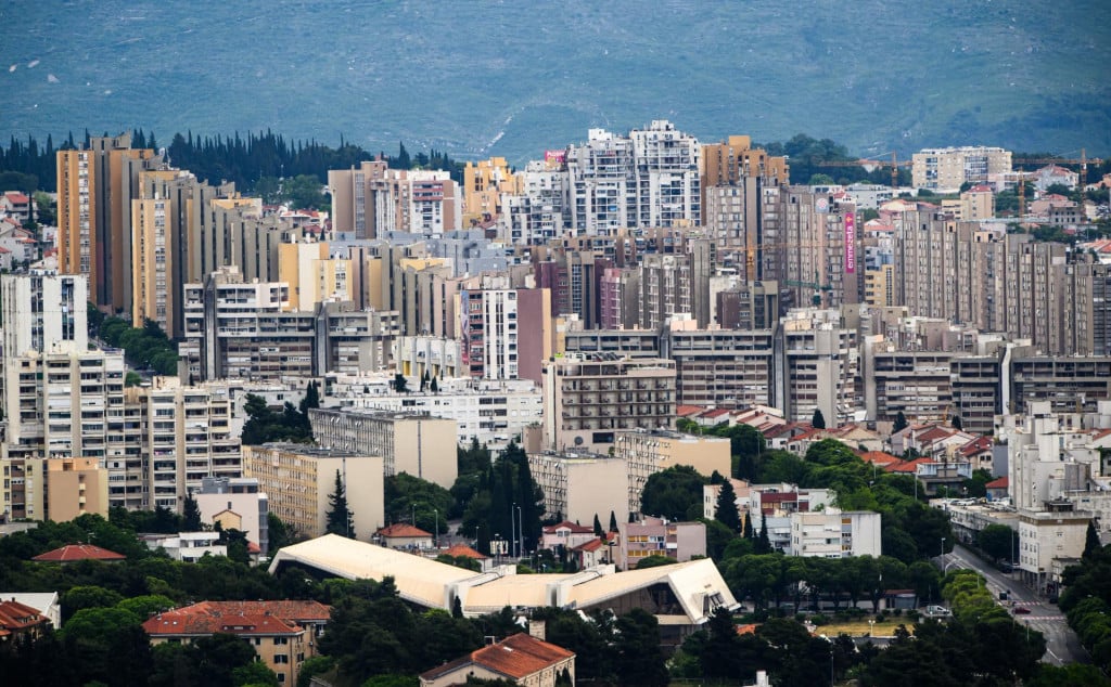 &lt;p&gt;Godinama država podupire kupnju stanova povoljnijim financiranjem stambenog zaduživanja u bankama koji podižu potražnju za stanovima i cijene stanova, no o tome nitko ne govori&lt;/p&gt;