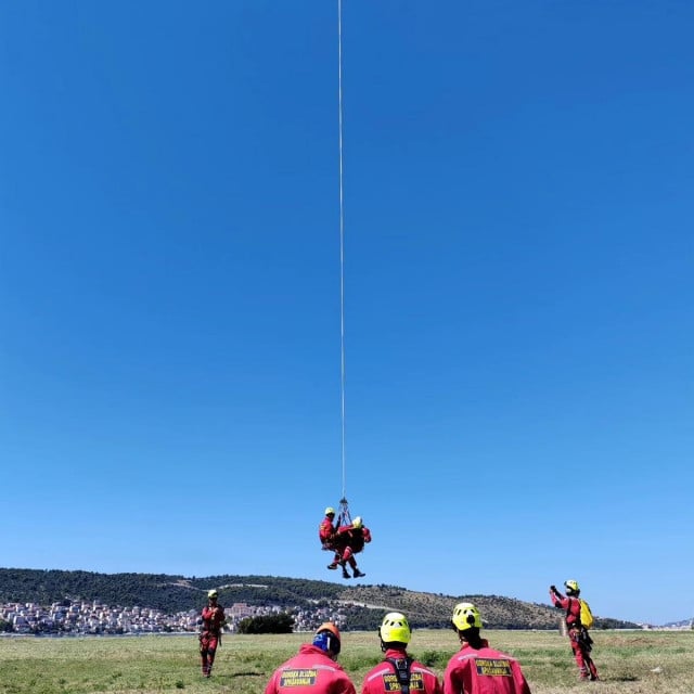 &lt;p&gt;Član HGSS-a stanice Dubrovnik sudjelovao je u obuci i vježbi za helikoptersko spašavanje&lt;/p&gt;