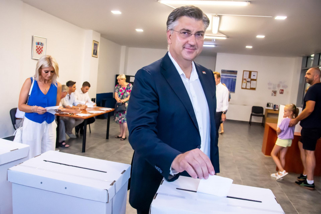 &lt;p&gt;Plenković glasa na unutarstranačkim izborima&lt;/p&gt;