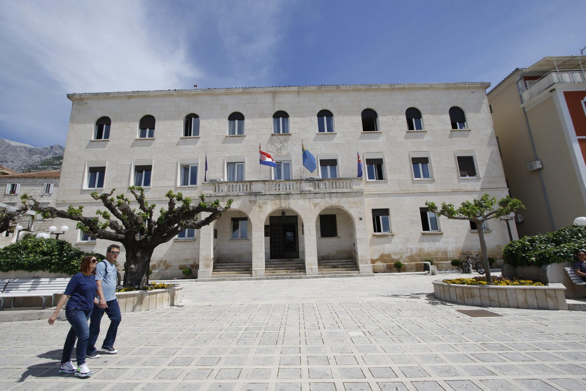 Slobodna Dalmacija Makarska U Oku Otkaze Daju I Ljudi Iz Grada Uspje Na Ravnateljica I