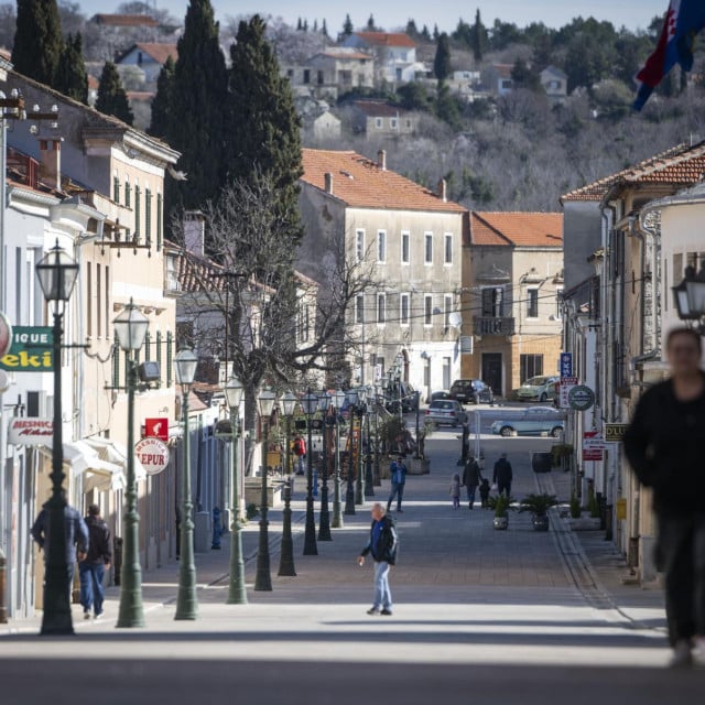 &lt;p&gt;Zivot u Benkovcu. Na fotografiji: ulice Benkovca.&lt;/p&gt;

&lt;p&gt; &lt;/p&gt;