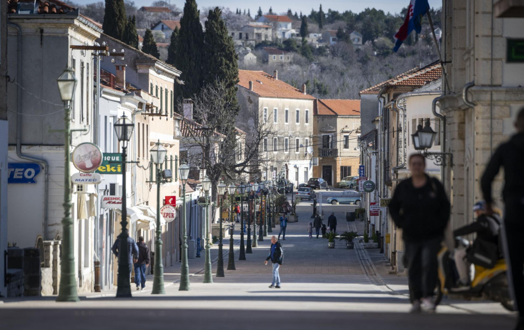 &lt;p&gt;Zivot u Benkovcu. Na fotografiji: ulice Benkovca.&lt;/p&gt;

&lt;p&gt; &lt;/p&gt;