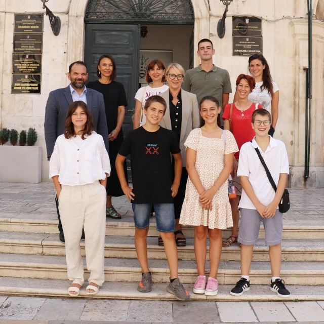 &lt;p&gt;Eva Katušić, Nika Begić, Vlaho Vrdoljak i Bono Lale na prijemu u Gradu&lt;/p&gt;