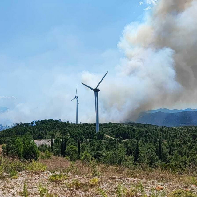 &lt;p&gt;Požar kod vjetroelektrana na Pelješcu&lt;/p&gt;