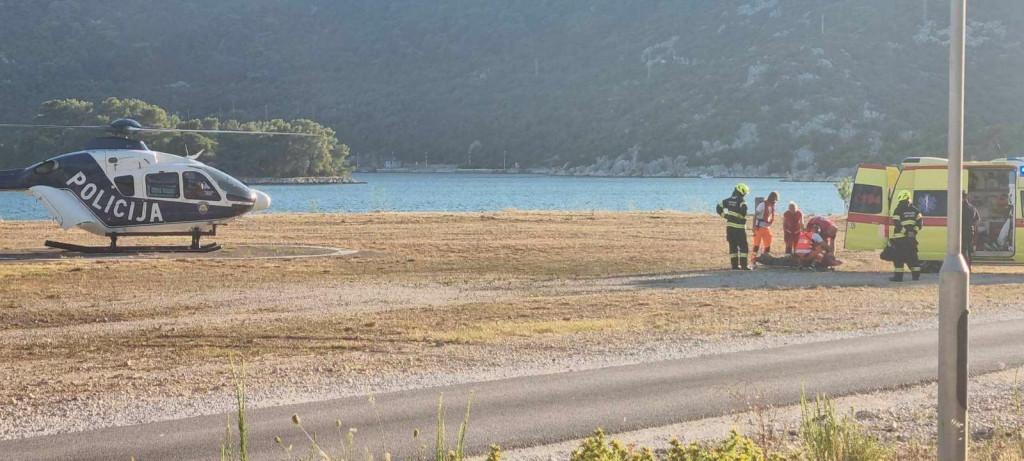 &lt;p&gt;Zbog prometne nesreće angažirana su čak dva helikoptera&lt;/p&gt;