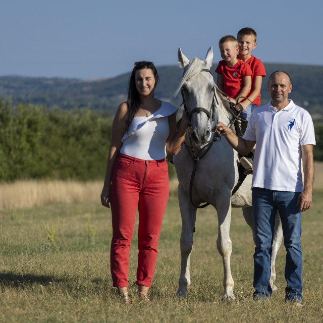 &lt;p&gt;Obitelj Ivković: Lucija, Andrija, Pave i Frano Ivković&lt;/p&gt;