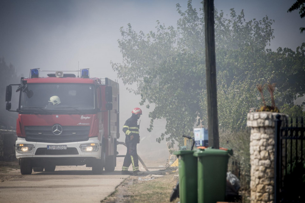 &lt;p&gt;Hvala svim civilima koji su na razne načine ovih dana uz nas, ako nam nečeg ne fali to je sigurno raznih napitaka, još jednom jedno veliko hvala od DVD-a Šibenik svim razumnim ljudima dobre volje – kazali su iz DVD-a Šibenik. &lt;/p&gt;