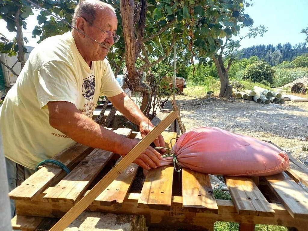 &lt;p&gt;73-godišnji Ranko Nikolac više od šest desetljeća radi čuda od pomidora&lt;/p&gt;