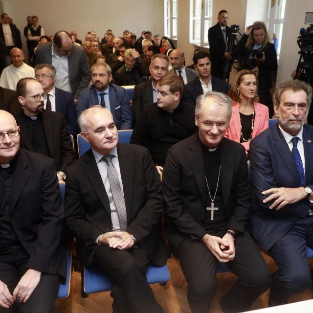 &lt;p&gt;Josip Šimunović, Stjepan Lakušić, Dražen Kutleša i Radovan Fuchs u novoobnovljenoj zgradi KBF-a u Zagrebu&lt;br&gt;