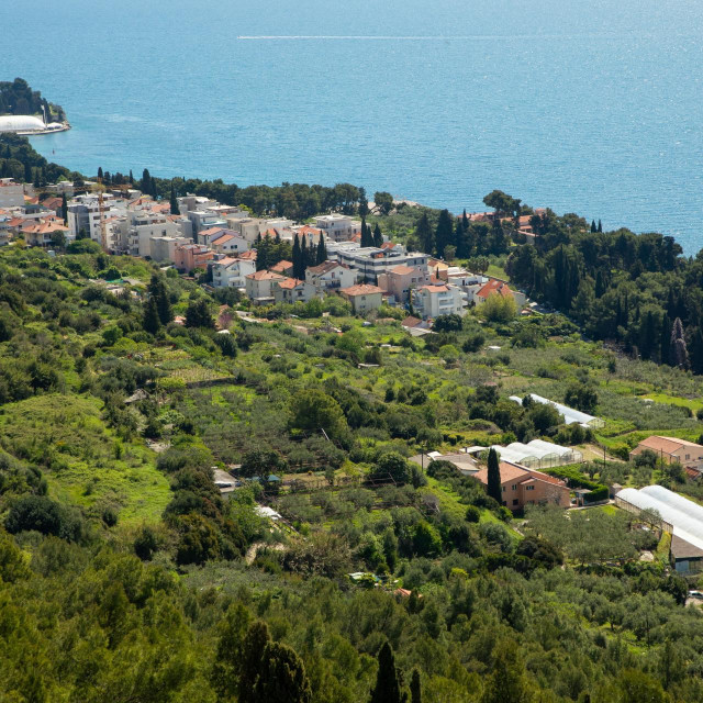 &lt;p&gt;Panorama južne strane park šume Marjan. Šuma, poljoprivreda ili stanogradnja na atraktivnim lokacijma?&lt;/p&gt;