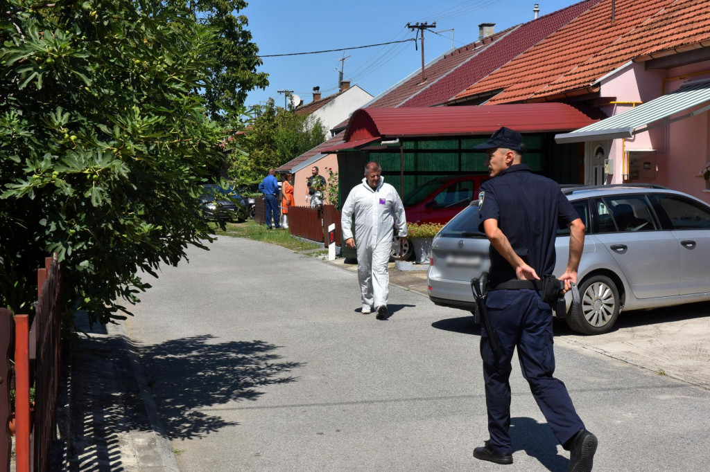 &lt;p&gt;Forenzičari i policija intenzivno istražuju uzrok smrti i ranjavanja mlađih muškaraca u Slavonskome Brodu&lt;/p&gt;