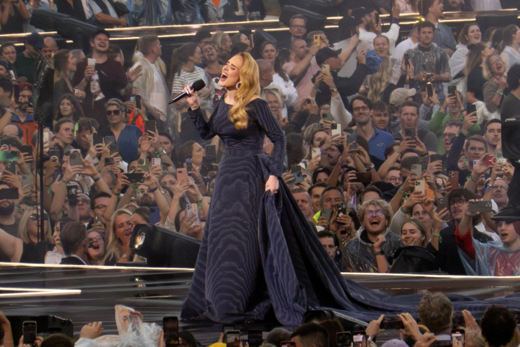 &lt;p&gt;Adele&lt;/p&gt;