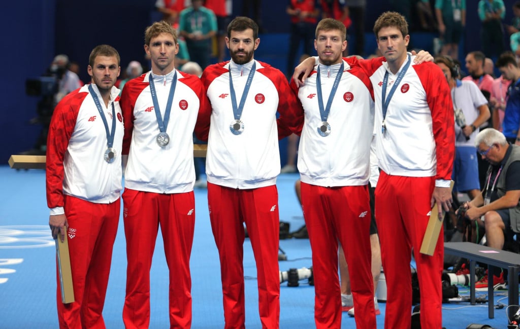 &lt;p&gt;Povijest dubrovačkog sporta - olimpijski doprvaci iz Pariza 2024. godine: Loren Fatović, Marko Bijač, Toni Popadić, Marko Žuvela i Maro Joković&lt;/p&gt;