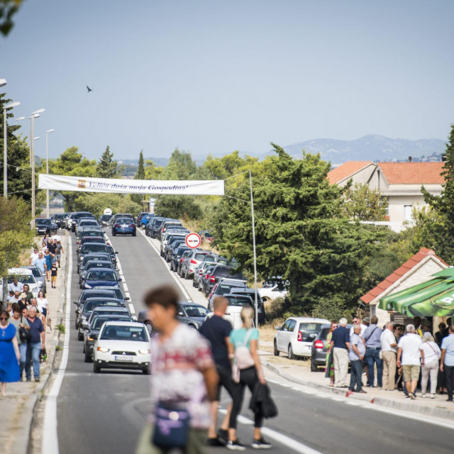 &lt;p&gt;U noći uoči blagdana Velike Gospe kao i u jutarnjim satima 15. kolovoza na cestama se tradicionalno očekuje velik broj hodočasnika&lt;/p&gt;