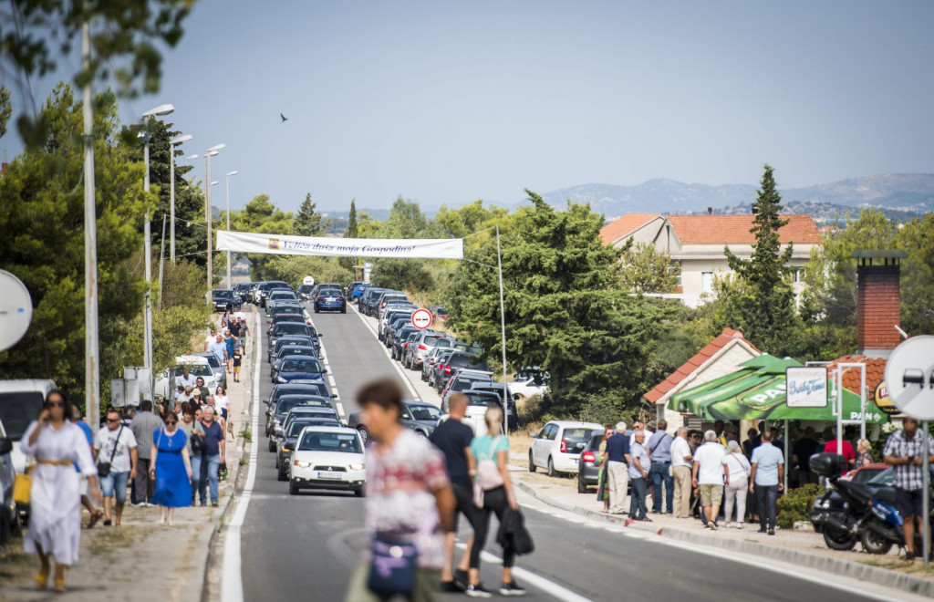 &lt;p&gt;U noći uoči blagdana Velike Gospe kao i u jutarnjim satima 15. kolovoza na cestama se tradicionalno očekuje velik broj hodočasnika&lt;/p&gt;