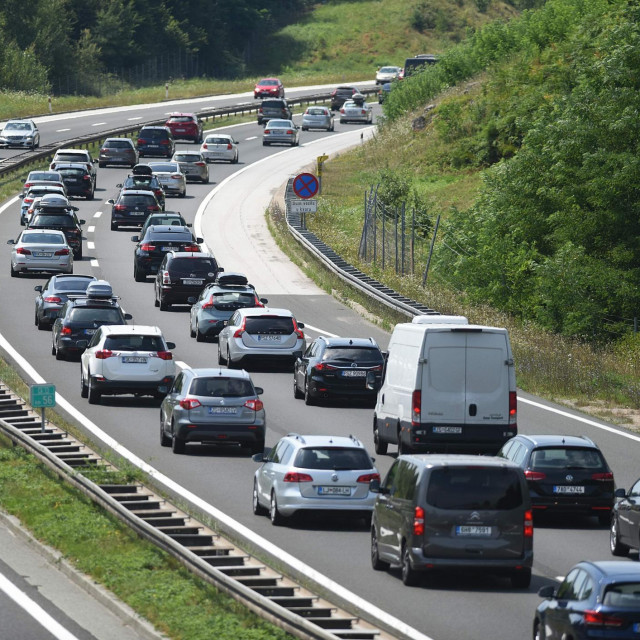 &lt;p&gt;Zbog prometne nesreće na A1 kod PUO Vukova Gorica u smjeru Dubrovnika kolona vozila je oko 18 km&lt;/p&gt;