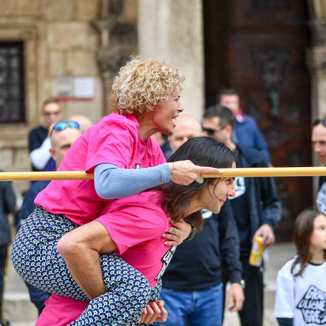 &lt;p&gt;Trčanje alke ispred Kneževa Dvora na drugim Gradskim uličnim igrama&lt;/p&gt;