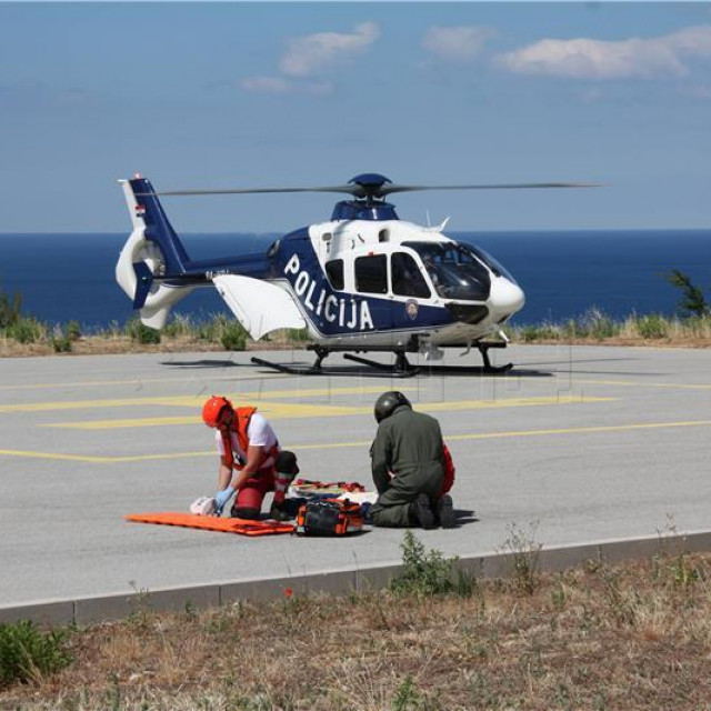 &lt;p&gt;Pregled opreme pred polijetanje policijskog helikoptera&lt;/p&gt;