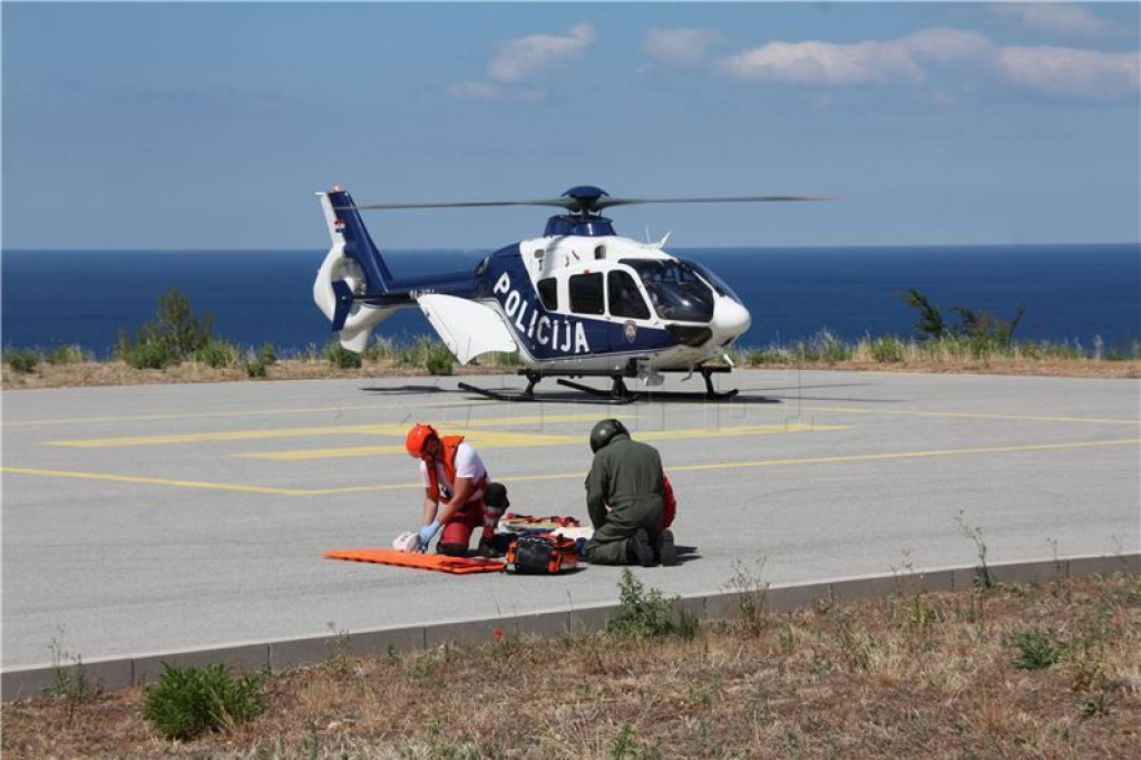 &lt;p&gt;Pregled opreme pred polijetanje policijskog helikoptera&lt;/p&gt;