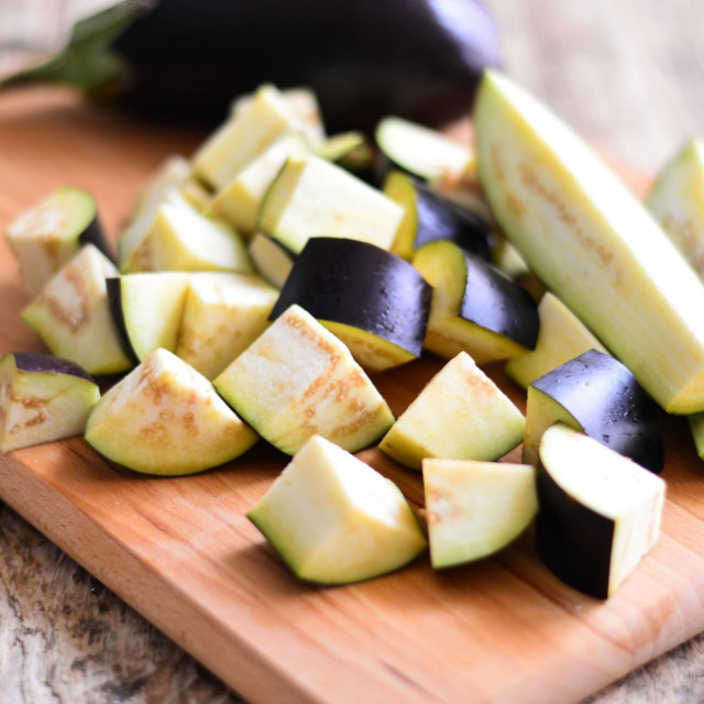 &lt;p&gt;Eggplant aubergine&lt;/p&gt;