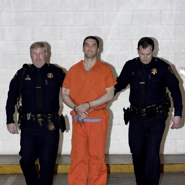 &lt;p&gt;Scott Peterson je 2004. osuđen za ubojstvo supruge Laci i nerođenog sina&lt;/p&gt;