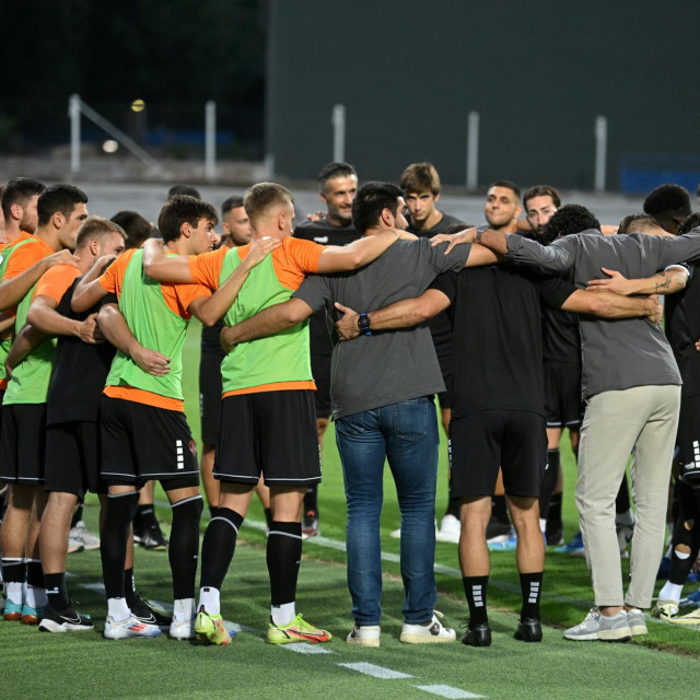 &lt;p&gt;Zagreb, 230824.&lt;br&gt;
Nogometni stadion Zagreb, Kranjceviceva.&lt;br&gt;
Utakmica 4. kola SuperSport HNL-a, NK Lokomotiva - HNK Sibenik.&lt;br&gt;
Na fotografiji: igraci Sibenika.&lt;br&gt;