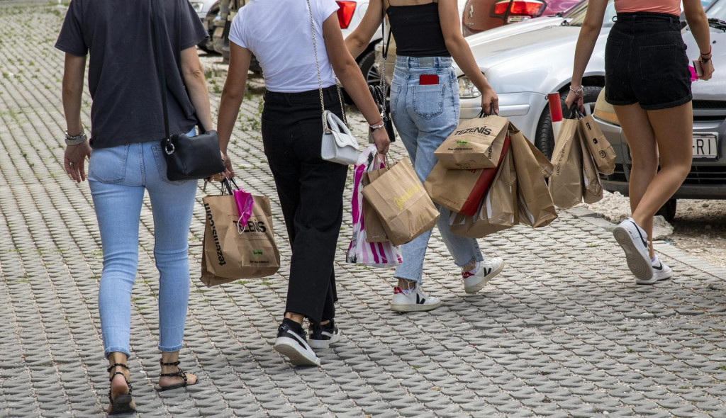 &lt;p&gt;‘Zagreb i Bregana udaljeni su 15 minuta vožnje, a postoji razlika u cijenama. Do Dubrovnika postoji trošak transporta iz Zagreba pa je to razumljivo, ali ovo sa Slovenijom baš i nije‘, komentira dr. Josip Tica&lt;/p&gt;