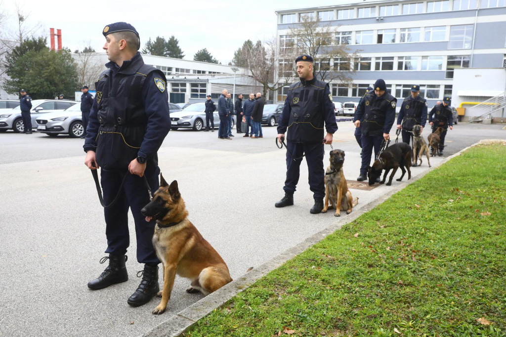 &lt;p&gt;Službeni psi strah su i trepet različitih švercera&lt;/p&gt;