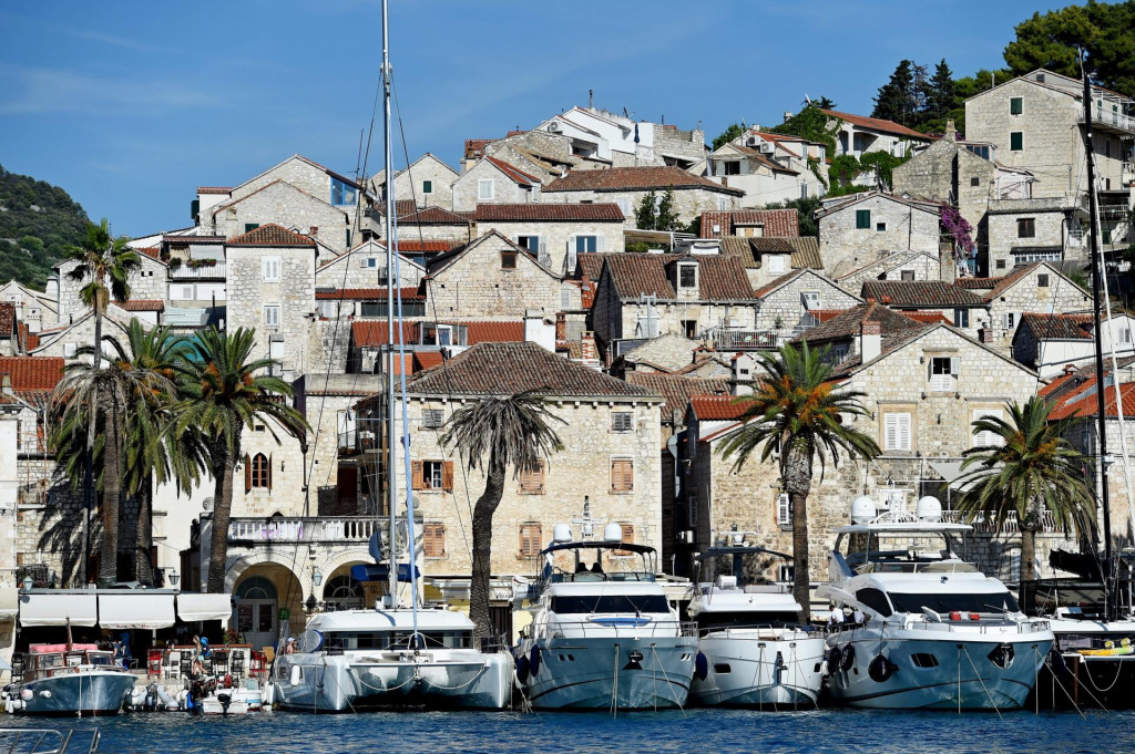 &lt;p&gt;Hvar&lt;/p&gt;