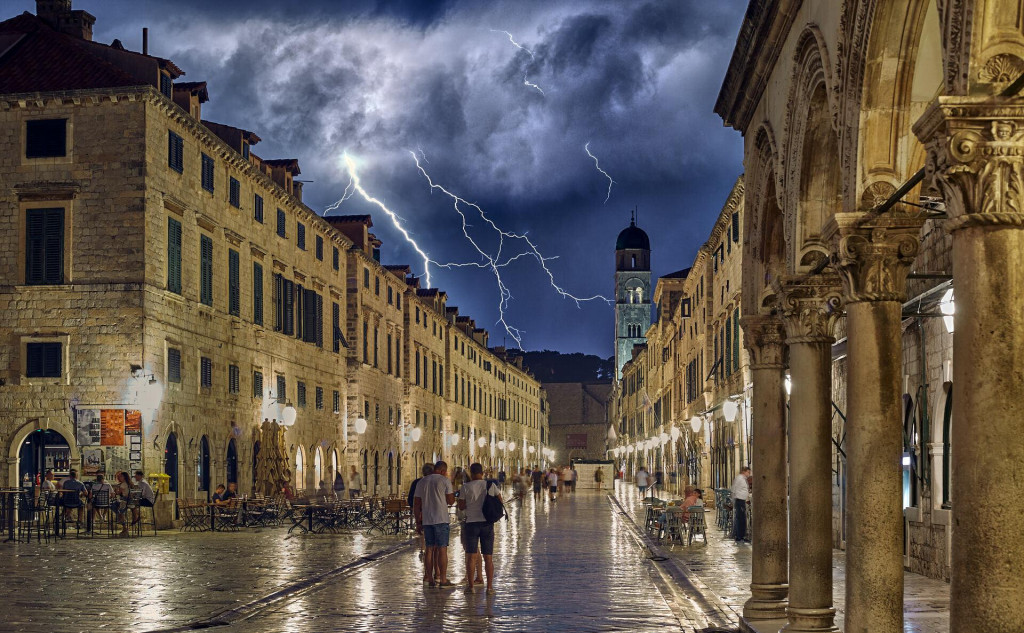 &lt;p&gt;‘Lovac na munje‘ Daniel Pavlinović fotografira fascinantne prizore&lt;/p&gt;