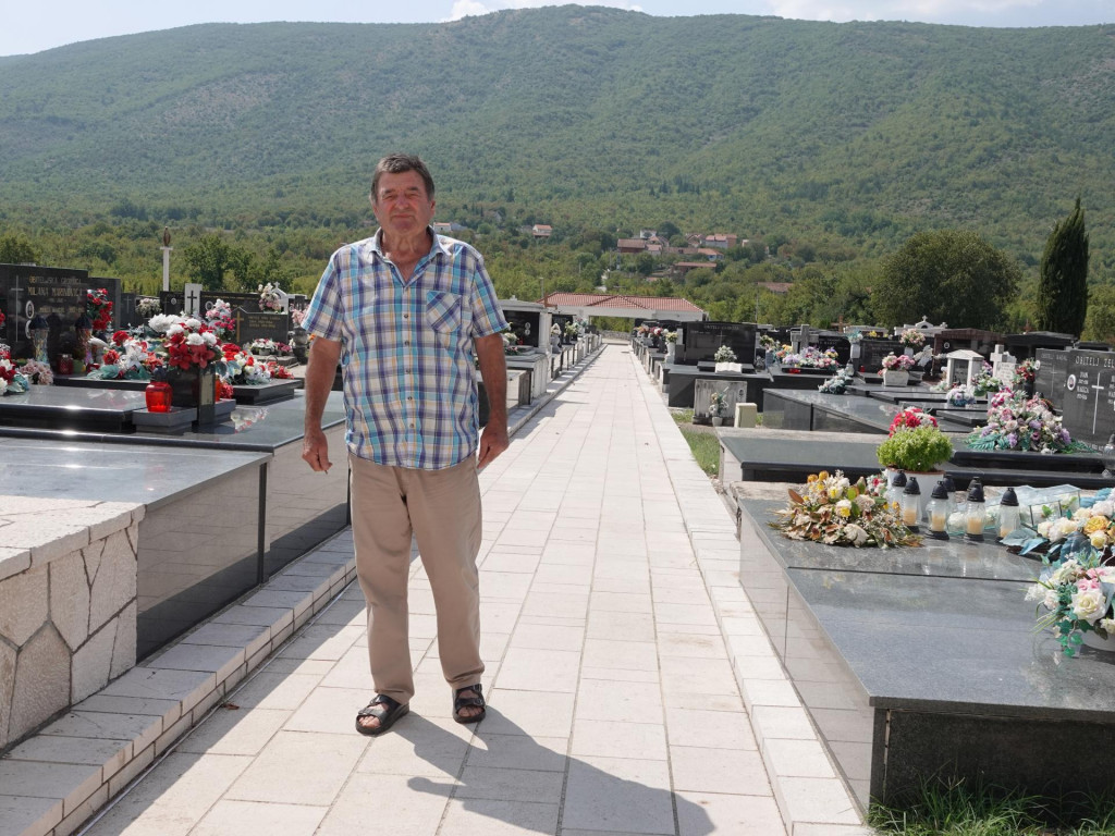 &lt;p&gt;Gojko Lozina ove je godine dobio i nagradu svoje Općine Runovići za predani rad i kao remeta i kao čovjek koji se brine o posljednjim ispraćajima svojih sumještana&lt;/p&gt;